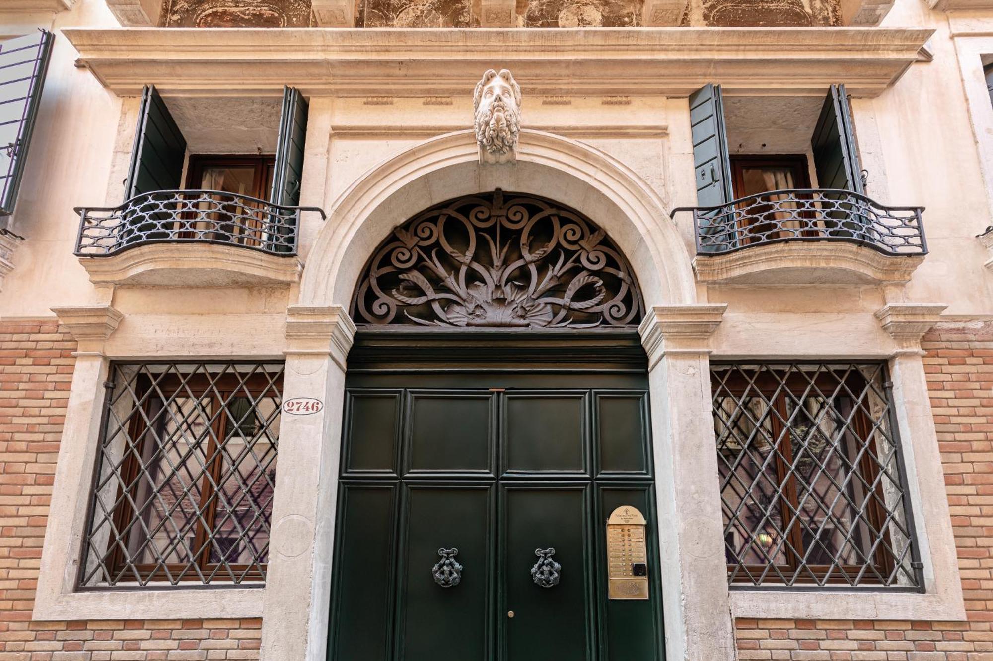 Palazzo Dei Fiori By Room Mate Венеция Экстерьер фото